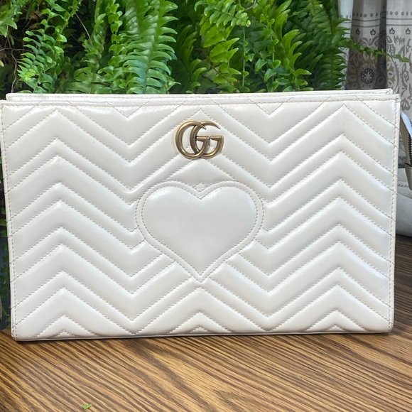 Ivory Chevron Heart Wristlet - Picture 10 of 10